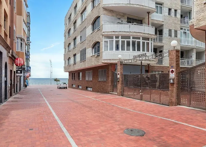 Spacious Two Bedroom With Terrace Right On The Surf Las Palmas de Gran Canaria