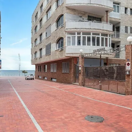 Spacious Two Bedroom With Terrace Right On The Surf 大加那利岛拉斯帕尔马斯