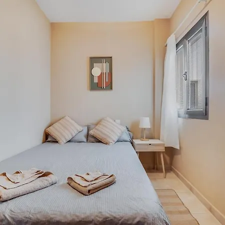 Spacious Two Bedroom With Terrace Right On The Surf Lejlighed *