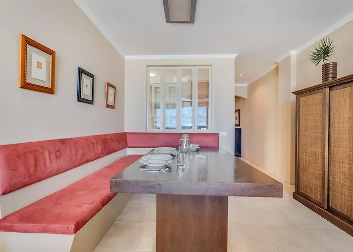 Spacious Two Bedroom With Terrace Right On The Surf 大加那利岛拉斯帕尔马斯