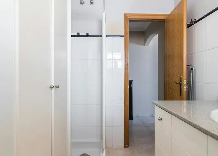 Spacious Two Bedroom With Terrace Right On The Surf *