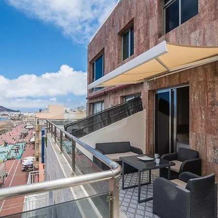 Spacious Two Bedroom With Terrace Right On The Surf